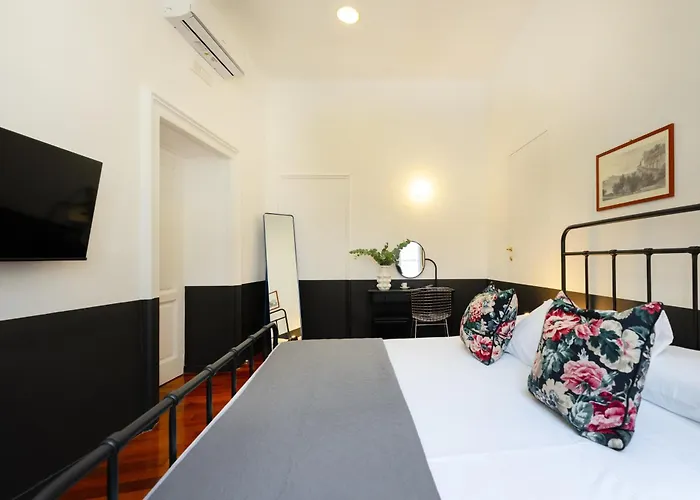 Konukevi Salotto Borbonico - Sanfelice 4*